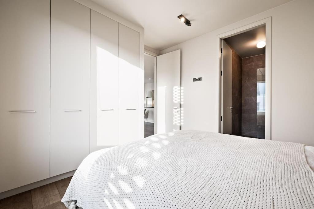 Private Lux 2Br & 2Ba City Center With Free Parking Reykjavík Exterior photo