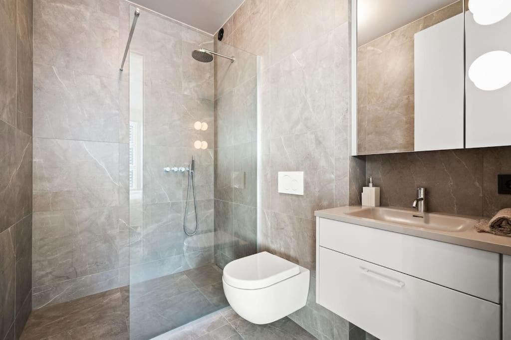 Private Lux 2Br & 2Ba City Center With Free Parking Reykjavík Exterior photo