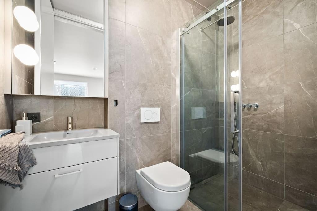 Private Lux 2Br & 2Ba City Center With Free Parking Reykjavík Exterior photo