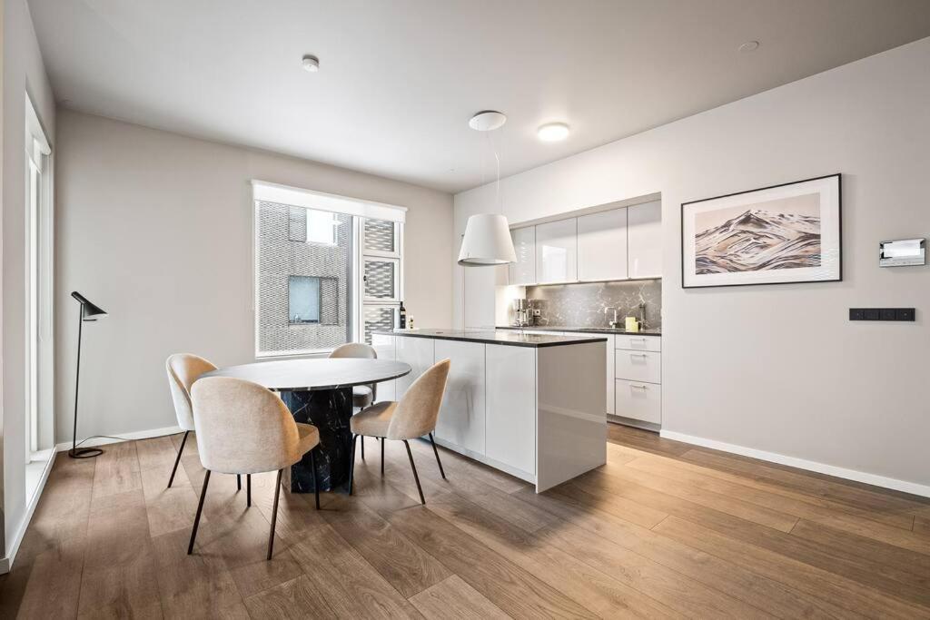 Private Lux 2Br & 2Ba City Center With Free Parking Reykjavík Exterior photo